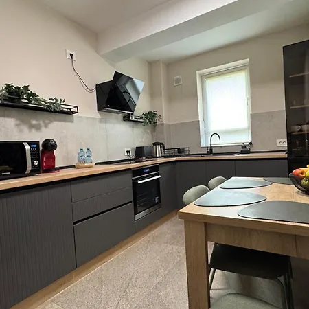 S Style - Coresi Apartment